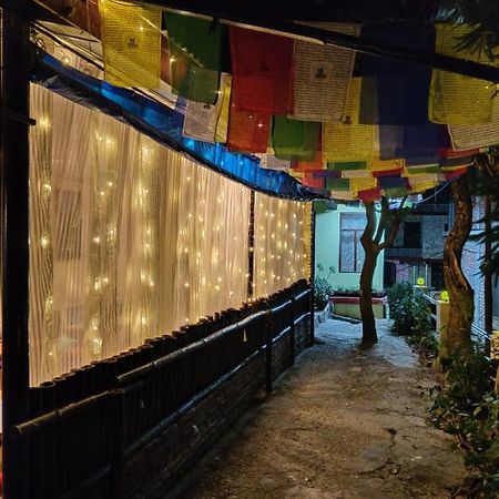 Moustache Mcleodganj Hostel McLeod Gandzs Kültér fotó